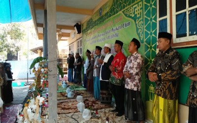 Amolot Bersama Pondok Pesantren